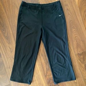 [Nike] Dryfit Black Capri Leggings